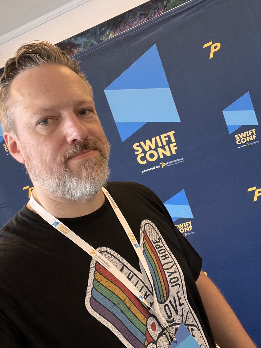 amx01b's tweet image. Happy to open up our #swiftconf again this year. so nice to see you all in person - the room is full 😅