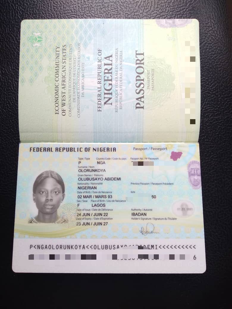 _iikeoluwa's tweet image. LOST AND FOUND  This International Passport was found inside UI Maruwa (Tricycle) she boarded yesterday morning.   Pls anyone that know the bearer should direct her to UI Transport Excos at UI gate. Thanks.

Pls retweet for her to see it