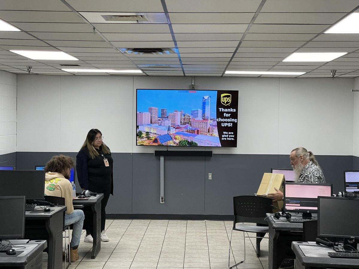 #OKC #Preload it’s #WelcomeWednesday James &amp; the safety gang have #PCM over the importance of #Sleep It can be hard managing our sleep but  taking naps &amp; eating right will help! #SafetyMeeting rocked! Injury free month &amp; #NewHire today let’s make it a great day! #LetsGetIt #UPS