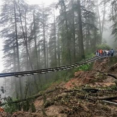 dailyhimachal's tweet photo. #Kalka #Shimla #Dailyhimachal https://t.co/e527alfnTb