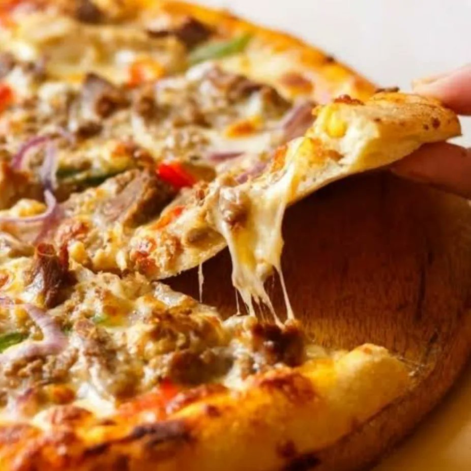 das_berliner's tweet image. 🍕🌟 Indulge in a Slice of Heaven at Das Berliner Hotel ! 🌟🍕

Calling all pizza lovers! We&apos;re excited to introduce our mouthwatering selection of pizzas that are sure to make your taste buds dance with joy. 🤤🍕✨

#pizzawednesday