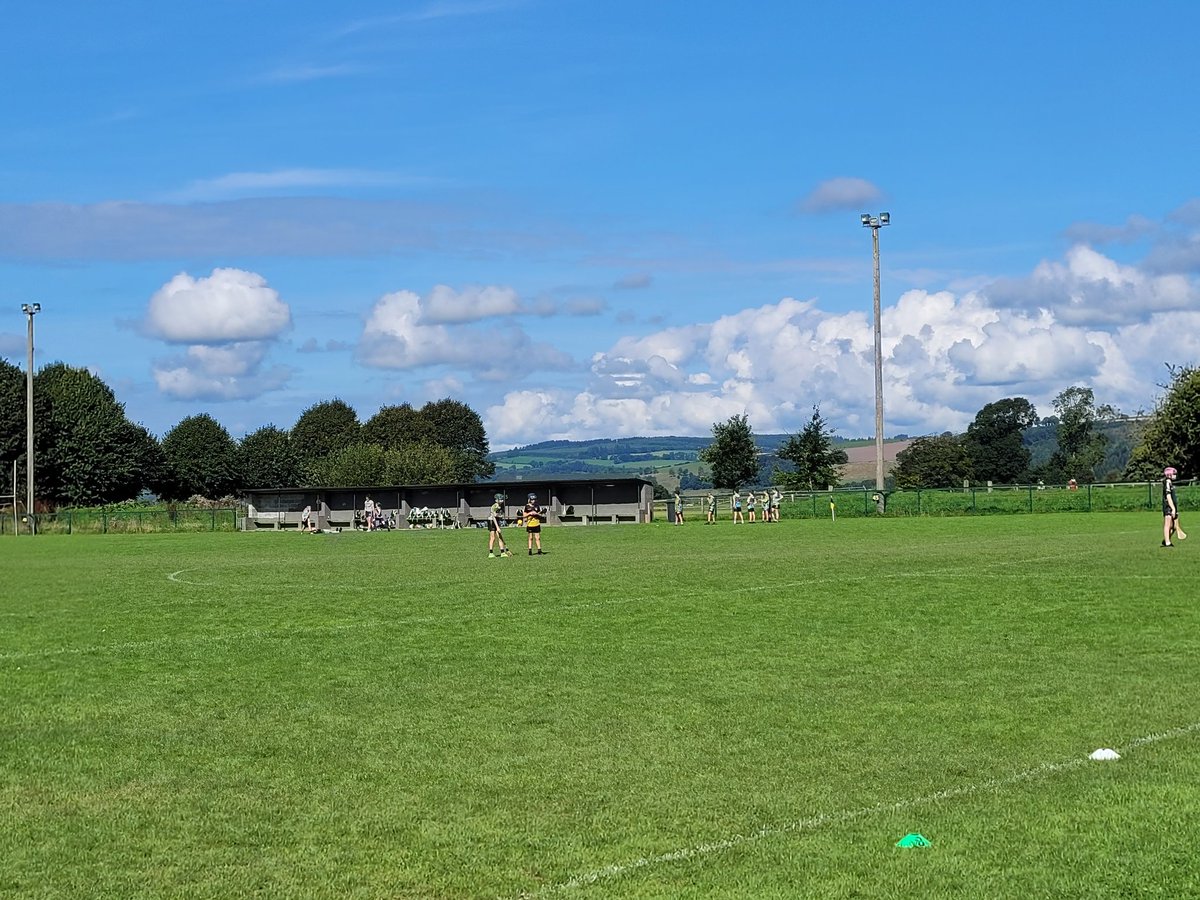 WhelanGavin's tweet photo. Glorious morning here in @LismoreGAA, 135 children enjoying the @KelloggsUKI #GAACùlCamp on what is the final week of camps 👍👏🏑🥎🏐 @WaterfordGAA @WaterfordGAACG @BallysaggartGAA https://t.co/cNRtauT9go