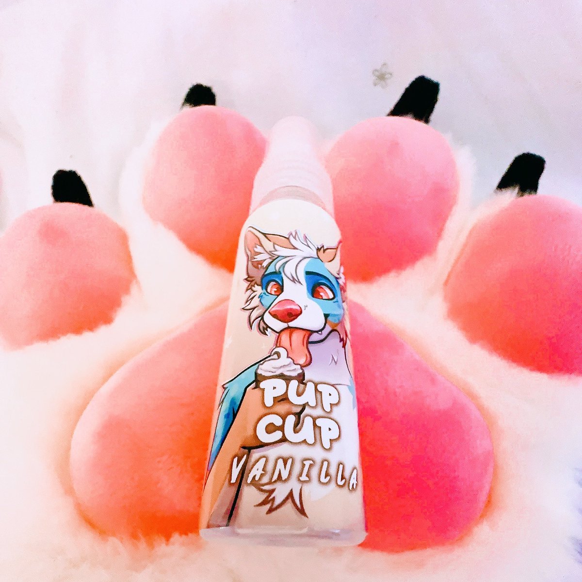 🍭 dreamie (@dreamiepaws) on Twitter photo Look what i acquired from <a href="/CarnivCreations/">Carniv Creations</a>  👀 Look what i acquired from <a href="/CarnivCreations/">Carniv Creations</a>  👀