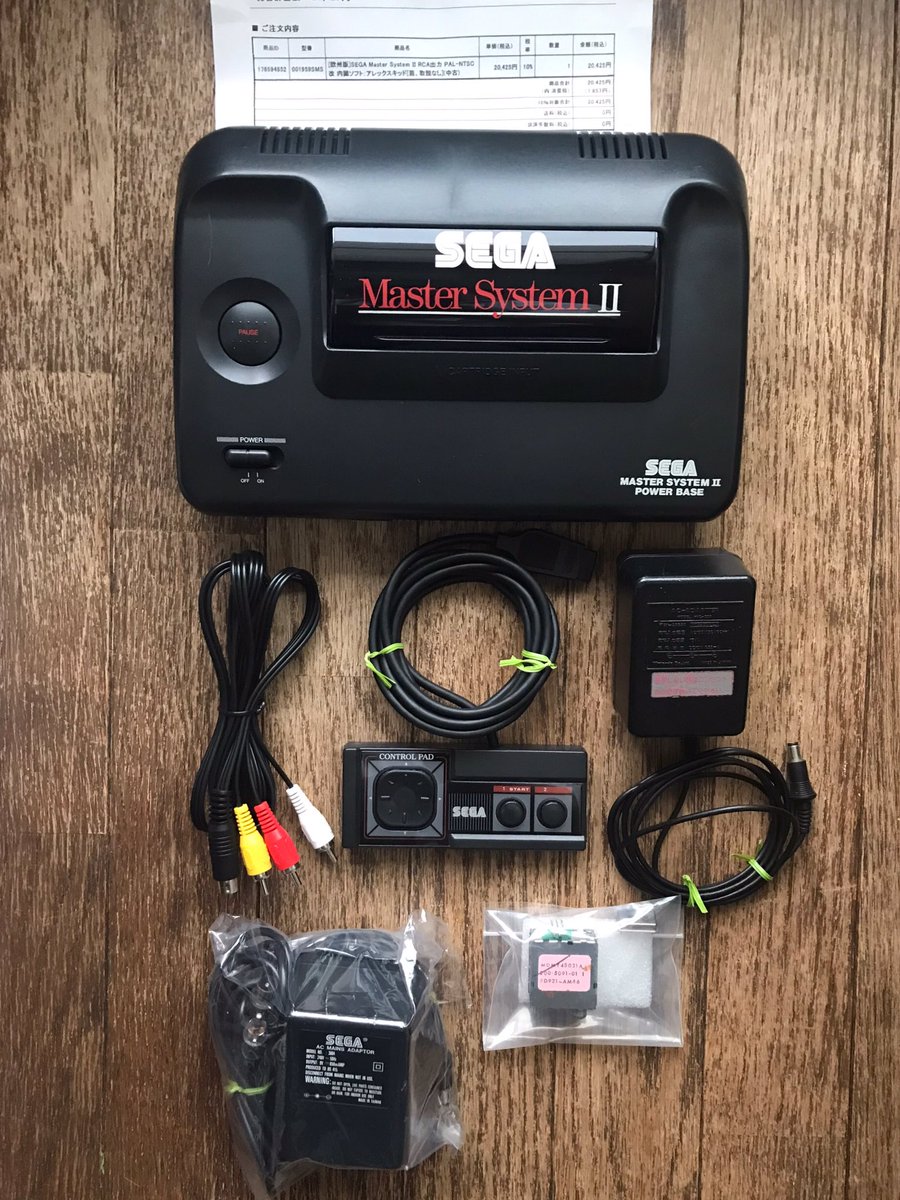 sekiro_51's tweet image. セガマスターシステムⅡ荷解き完了📦公式ナンバリングのセガハードに触れる高揚感‼︎😆カートリッジ接続部の透明カバーのSEGAロゴとMaster System Ⅱ の文字が主張👍スライドさせて本体内に収納…NEO GEOにも似てる?😅Power Base…なんかスゲェ😁欧州覇権ハード…タイ製🤣
 #segamastersystem2  #SEGA