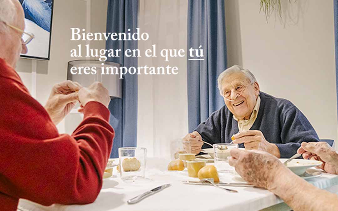 Clece_'s tweet photo. 🏡 En @clecevitam, nuestros profesionales trabajan cada día para que las personas mayores se sientan como en casa. Para ello, seguimos el modelo asistencial de Atención Integral Centrada en la Persona. Conoce dónde estamos y mucho más en la web 👇
https://t.co/TRi0YDo8sp https://t.co/5XOR72poFO