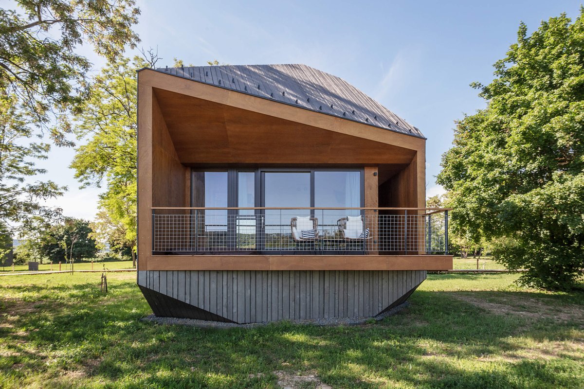 HappyHousescom's tweet photo. Hello Wood entwirft und baut seit Jahren Hütten . Aufgrund des geringen Energieverbrauchs und der Umweltorientierung bedeuten diese Tiny Houses die Zukunft des Wohnens.

Zum Eintrag:
https://t.co/Bv61i09V64 https://t.co/NYdNl99GeZ