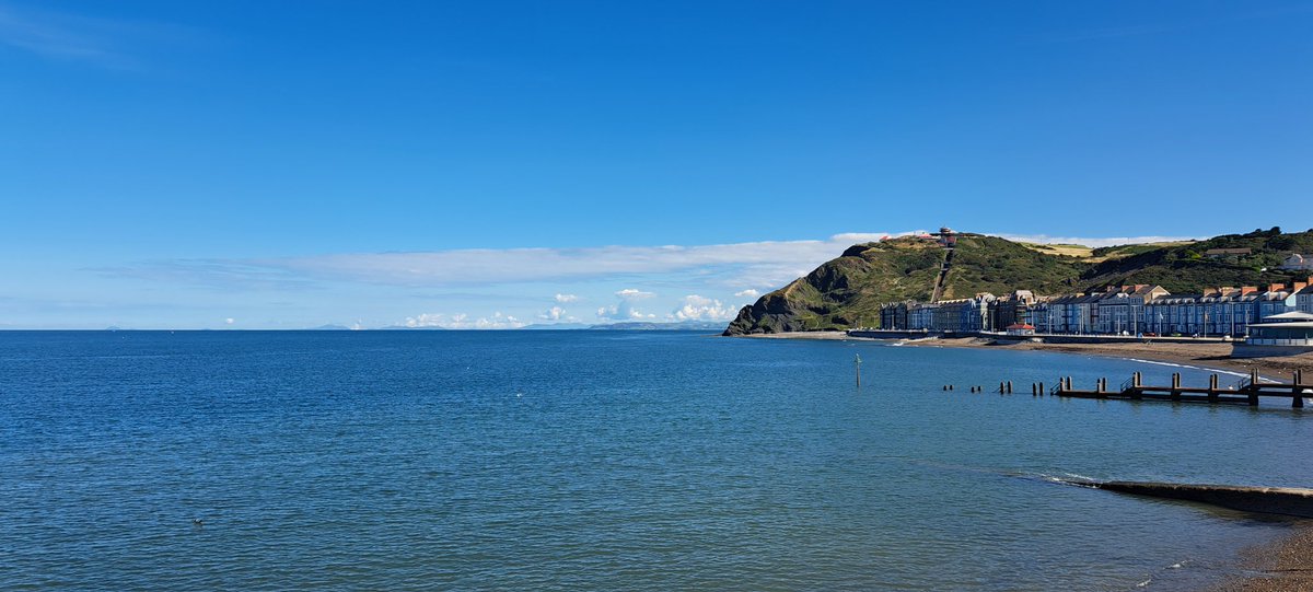 Nearly time for the @CricketWales #aberfest2023 boys U10s festival to get underway...perfect skies ... surely got to bat first ? Got here early so couldn't resist a sea view @CwnYouth @AberSport @CeredigionActif