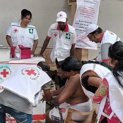 SLRedCross's tweet photo. From Cultural to Community Events, our Sri Lanka Red Cross first aid volunteers are always ready to assist! This time, it's the Jaffna Branch stepping up at a cultural event in Thellipalai, Jaffna, and ensuring safety for hundreds of devotees.
#CommunityCare #FirstAidSupport https://t.co/6rW6ARjt15