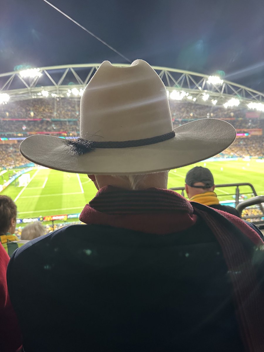 80,000 people at ⁦@TheMatildas⁩ and I get seated behind ⁦@RealBobKatter⁩ 🤠