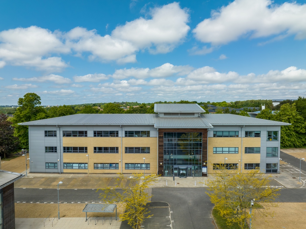 Leading housebuilders, Barratt and David Wilson Homes, has opened its regional headquarters for a brand new division in the recently refurbished Lakeside 300 building on Broadland Business Park. 

broadlandbusinesspark.co.uk