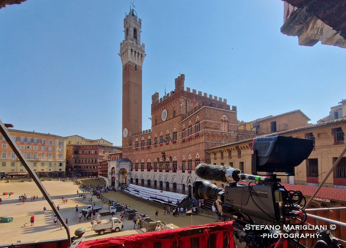 Buon Palio dell'Assunta! Sale l'attesa a Piazza del Campo...oggi chi vincerà?!
#StefanoMariglianiPhotography
.
.
.
#palio #paliodisiena #siena #tuscany #toscana #piazzadelcampo #torredelmangia #16agosto #16agosto2023 #italia #italy #europa #europe #traditional #heritage #horses