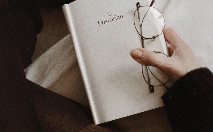 AcademiaDreams's tweet photo. “Poetry and lyrics are very similar. Making words bounce off a page.”

— Taylor Swift https://t.co/0R1JMCcnqp