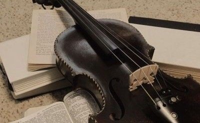 AcademiaDreams's tweet photo. “Poetry and lyrics are very similar. Making words bounce off a page.”

— Taylor Swift https://t.co/0R1JMCcnqp