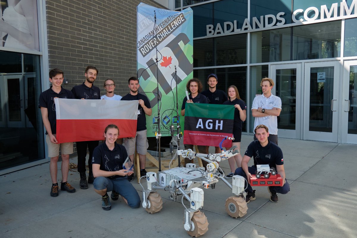 MEN_GOVPL's tweet photo. 🏆 Mamy to❗️ Zespół @AGHSpaceSystems okazał się bezkonkurencyjny w zawodach Canadian International Rover Challenge 2023 #CIRC2023 rozgrywanych od 1️⃣1️⃣ do 1️⃣4️⃣ sierpnia w kanadyjskiej prowincji #Alberta. 

Nasza reprezentacja zmierzyła się z 5️⃣ misjami i okazała się najlepsza aż w 4️⃣ z nich. Serdecznie gratulujemy! 👏

ℹ️ Szczegóły:
https://t.co/lkfxXy00mn