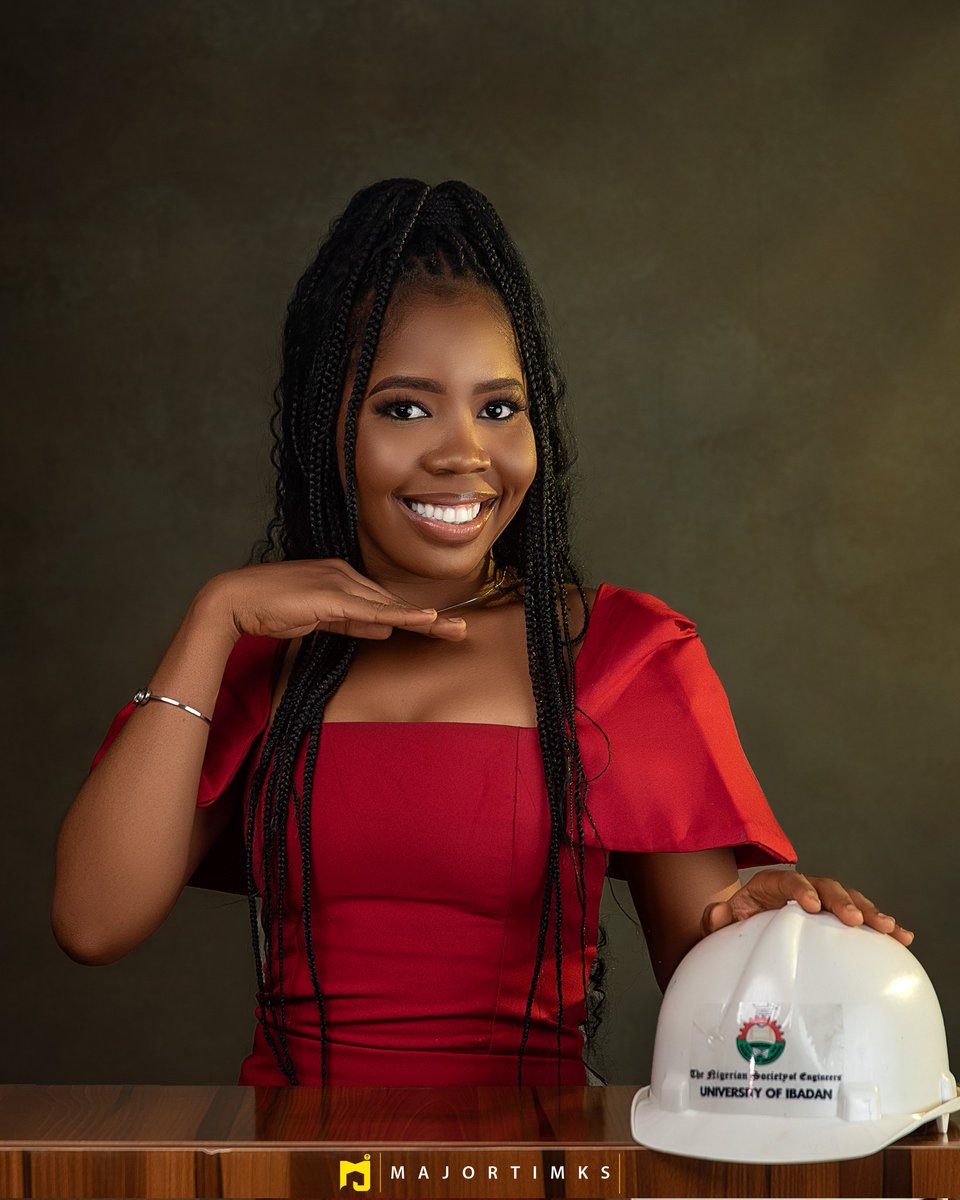 _temmiee's tweet photo. The moment I have been waiting for guys🎉🎉☺️.
Introducing to you the latest graduate 😍.
Temitope Ajayi, GMNSE👩‍🔬
https://t.co/MEkUJwgRWr Electrical and Electronic Engineering 🎉

I'm grateful to God for this🙏🙏. https://t.co/1QmEmawpFT