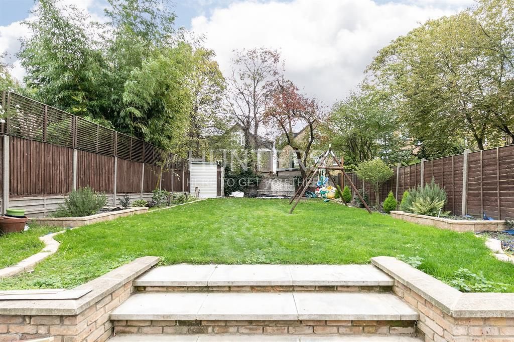 TO RENT 🔐

📍Hilltop Road, London, NW6

A stunning brand new bedsit located in the heart of West Hampstead 🏡

📞 Call us on 0207 431 4777 to find your dream property

#property #tolet #lettings #viewing #NW6 #home #let #rent #renting #london #torent #estateagent #apartment