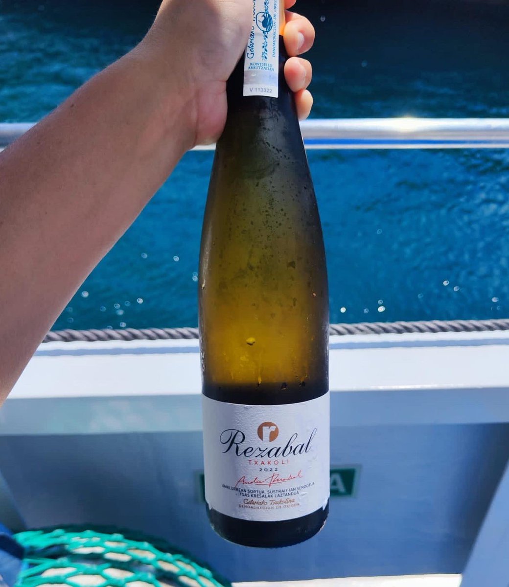 Aste nagusi ona izan dezazuela!

🌊🥂🎡#txakolirezabal #txakolina #zarautz #donosti #sansebastian #semanagrande #astenagusia #mar #itsasoa #getariakotxakolina 
@zarautzturismo 
@turismodonostiasansebastian 
@getariakotxakolina_do