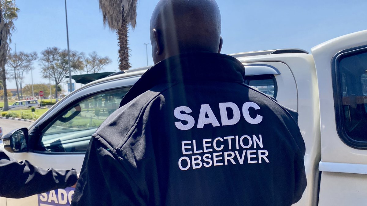tana_feti06's tweet photo. #ZimElection2023 #sevendaysleft #electionseason #elections2023
SADC and commonwealth election observers have arrived in the country for next weekโs harmonized Elections. Seven days left! @commonwealthsec @daddyhope @nickmangwana @ZECzim https://t.co/4DM9BbLWcP