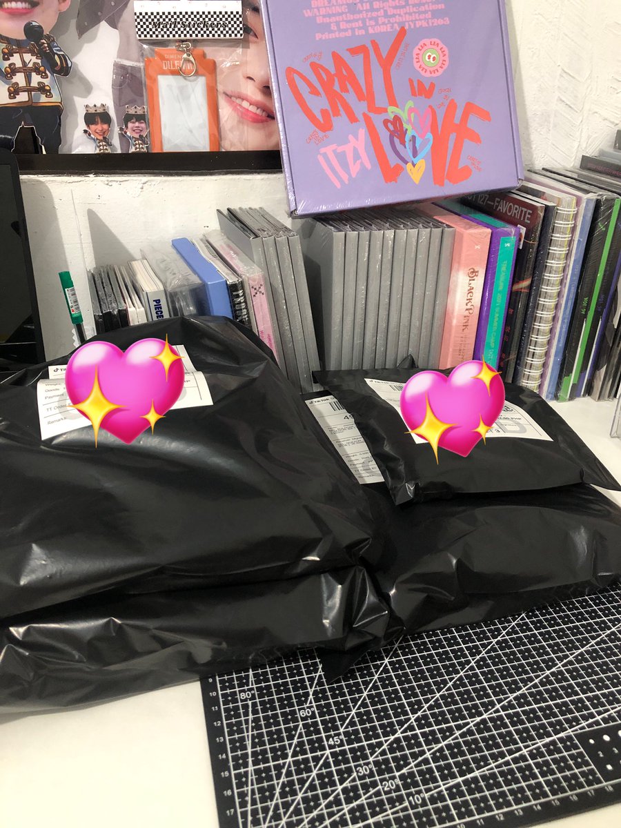 classymissycart's tweet photo. 4 parcels was shipped po today. Grabe, inubos niyo agad DB Standard natin. Waiting lang tayo sa new stocks this week, may good news na naman ako. 🥹 #CMCUpdates https://t.co/oCjTQFclNA