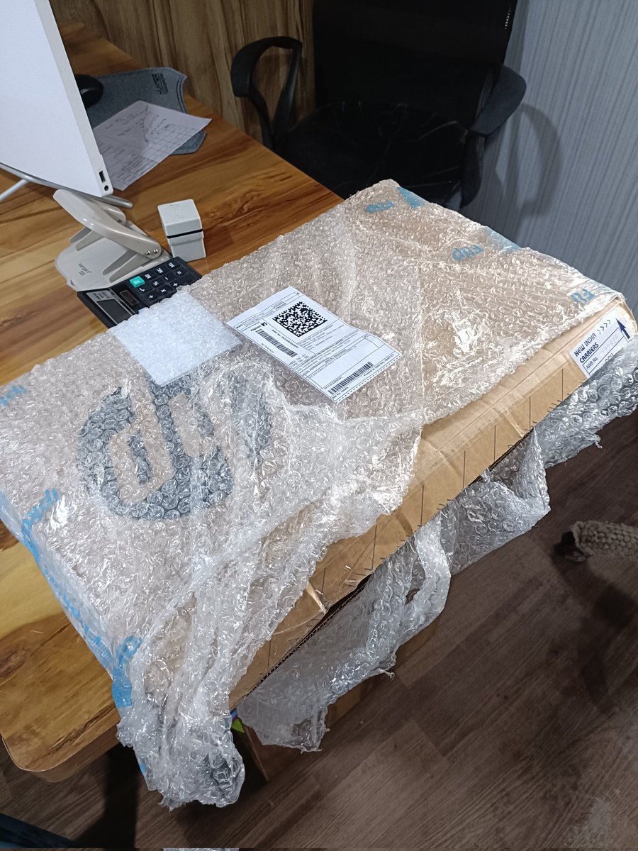 sujeetxxx's tweet photo. I have ordered HP laptop  flipkart but I received wrong and damaged item which is wipro. It's maximum parts is missing and too much old. Also there is no IMEI and serial no. In tax invoice. Since 8 days I am suffering @jagograhakjago @PiyushGoyal @flipkartsupport @Flipkart https://t.co/BMs44HJg3K