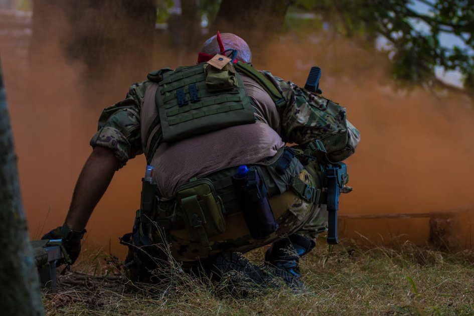 AceCombatAirsof's tweet photo. Airsoft, it's fast-paced action that keeps you coming back for more!
Book at https://t.co/LkPJoFeYFt
#airsoft #airsoftnation #airsoftgun #airsoftworld #airsoftinternational #tactical #airsofter #airsoftworldwide #pewpew #airsoftobsessed #airsoftphotography #airsoftteam https://t.co/SLyNotMK3U