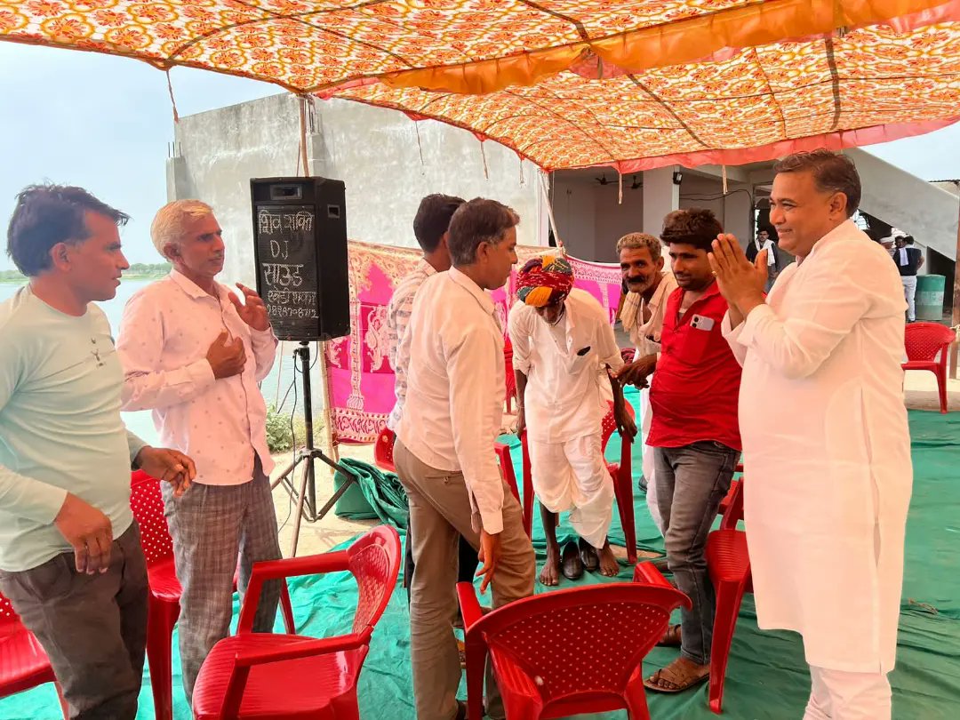 anilmittalkekri's tweet photo. आज केकड़ी विधानसभा क्षेत्र में सुप्रसिद्ध स्थान श्री खेड़ी शंकर महादेव जी के दर्शन कर जलाभिषेक करने का सौभाग्य प्राप्त हुआ एवं सावन मास के पवित्र महीने में दर्शन कर क्षेत्रवासियों की खुशहाली के लिए मंगलकामनाएं की !

#anilmittalkekri https://t.co/bUn1tFwcoJ