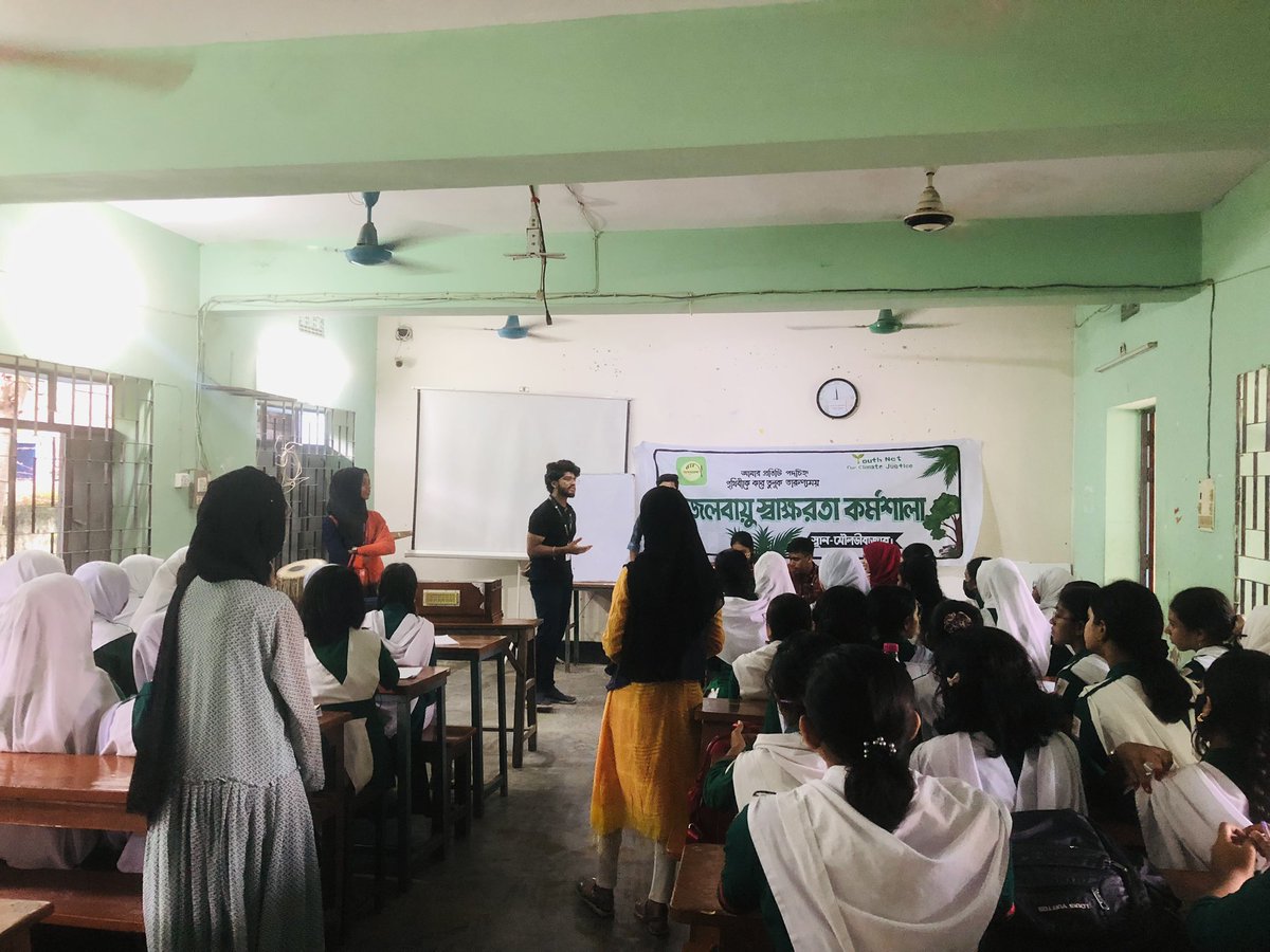 Dipro_Dhar's tweet photo. Today, under the initiative of অভয়ারণ্য - Obhoyaronno and with the support of @YouthNet4CC a #climate Literacy  Workshop was conducted with children at Ali Amzad Govt. Girls’ High School in Moulvibazar. 💚
@GretaThunberg 
@SohanBMYP 
@asifsaleh https://t.co/HYG79tG6Sa