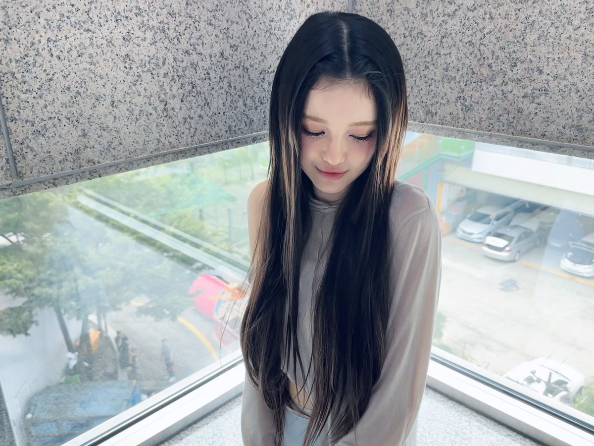 NewJeans_twt's tweet photo. 🎶 COo~ooO~ool wiTh U!!🎶 ㅎㅎ 

저녁 맛있게 드세요, 버니즈~~!! 🩵🫐🦋🐬🐳🦕

#NewJeans #뉴진스 #DANIELLE #다니엘 https://t.co/QuRFQoKlkJ