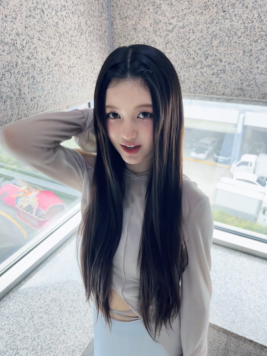 🎶 COo~ooO~ool wiTh U!!🎶 ㅎㅎ 

저녁 맛있게 드세요, 버니즈~~!! 🩵🫐🦋🐬🐳🦕

#NewJeans #뉴진스 #DANIELLE #다니엘