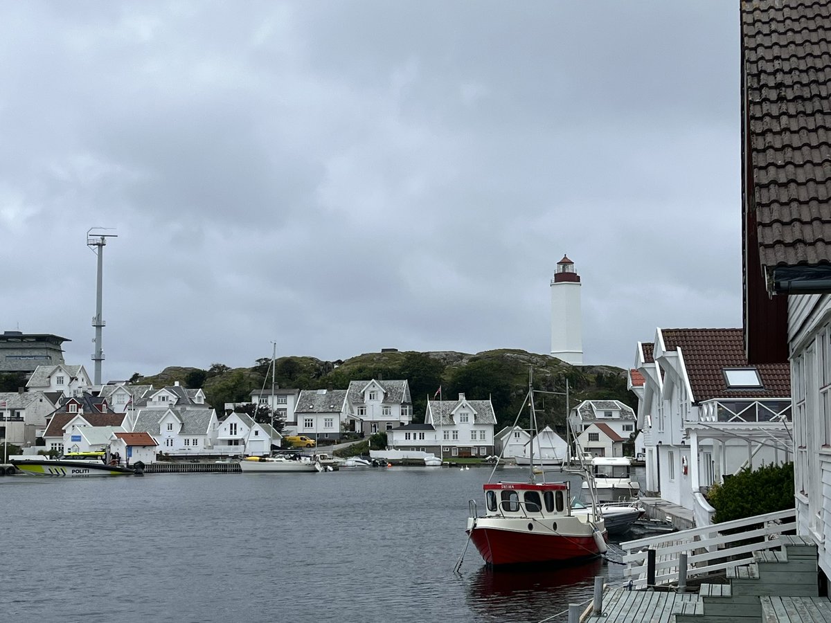 Trenger ikke dra til Arendal for å diskutere lokalpolitikk. Valgturné i Rogaland starter med direkte radio fra Norges minste kommune. #Kvitsøy #nrkLokalen