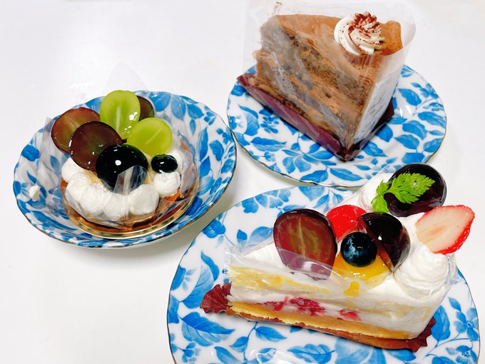 今日から新しいお仕事わー!ってなってたらお夕飯にお祝い出てきた!!毎日ケーキ食べてる気がする幸せ 