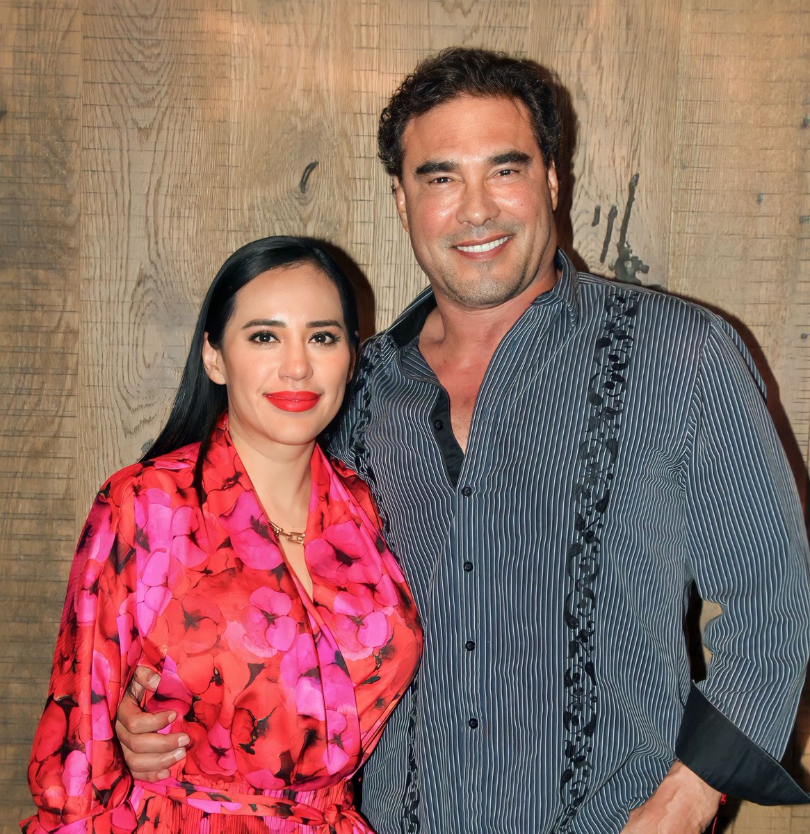 SandraCuevas_'s tweet photo. Tuve el gusto de reunirme con el actor mexicano @LaloYanezLue. Su talento ha acompañado a las familias mexicanas desde la pantalla chica hasta llegar al cine, traspasando fronteras conquistando al público anglosajón y latino. #SandraCuevasAlcaldesa https://t.co/tk6Xam9HAw
