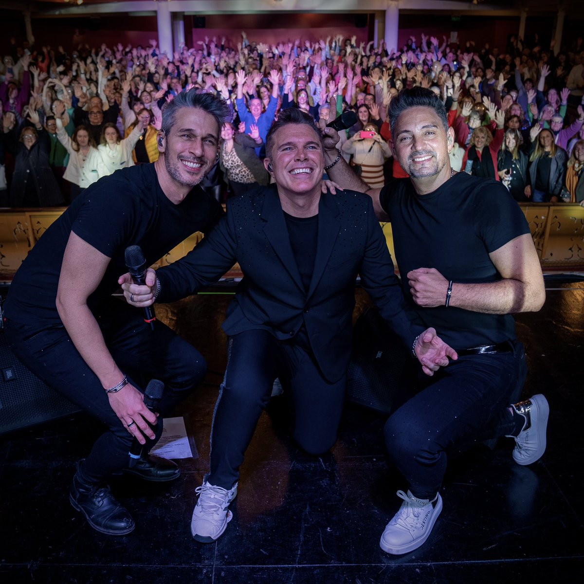 Este viernes 18 de Agosto estaremos en Avellaneda, en el @teatrocolonialavellaneda 

Entradas en Tu Entrada: eventos.tuentrada.com/selection/even…