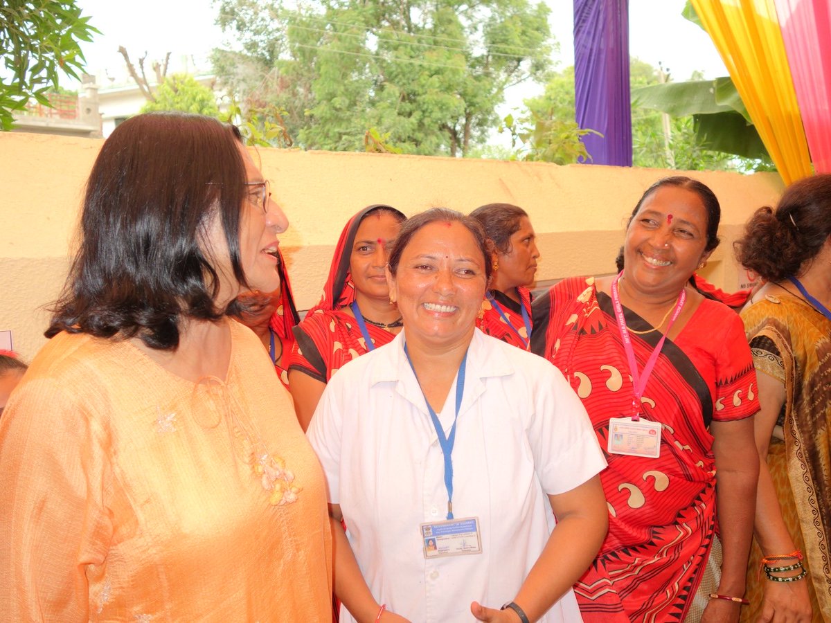 Regional Director Dr Poonam Khetrapal Singh met Accredited Social Health Activist (ASHAs) at a health and wellness centre in Moti Adraj, Gandhinagar Gujarat. ASHAs won WHO award in 2022 for their outstanding contribution to promoting, protecting health. ⁦@MoHFW_INDIA⁩ #G20