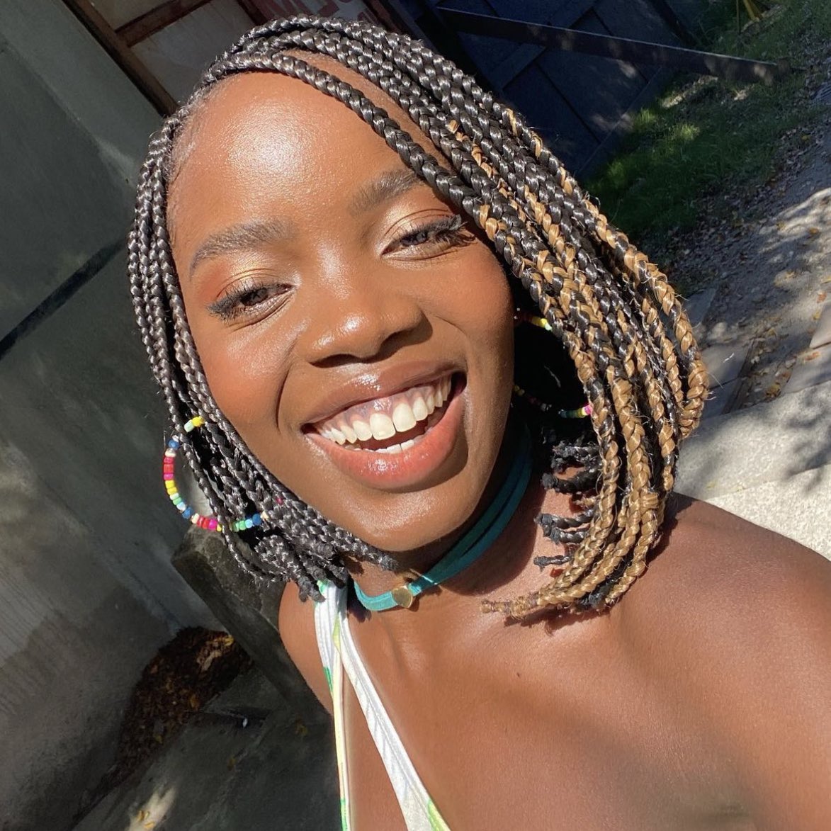 centralreality's tweet image. 🚨VEJA: Tweets antigos sobre o BBB feitos pela atriz Clara Moneke viralizam na internet.