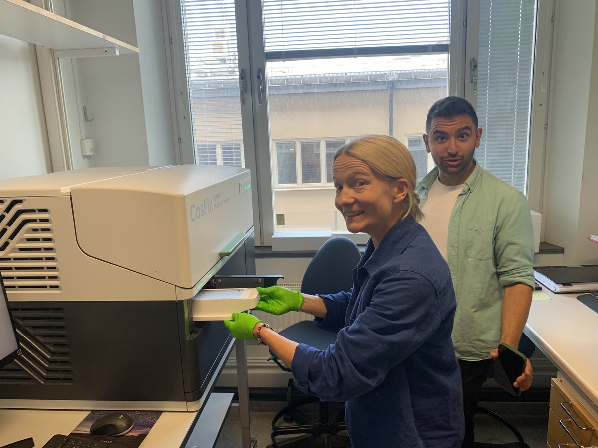 Martin Schalling (@martinschalling) on Twitter photo The latest spatial biology with subcellular resolution CosMX in operation at <a href="/AtKigene/">KIGene at Karolinska Institutet</a> with @DrIdaNilsson loading the first tray today @nanostringtech <a href="/KarolinskaUnsju/">Karolinska Univ.sjuk</a> <a href="/karolinskainst/">Karolinska Institutet</a> <a href="/MMK_research/">MMK Research and Education</a> <a href="/molecular_medic/">CMM</a> The latest spatial biology with subcellular resolution CosMX in operation at <a href="/AtKigene/">KIGene at Karolinska Institutet</a> with @DrIdaNilsson loading the first tray today @nanostringtech <a href="/KarolinskaUnsju/">Karolinska Univ.sjuk</a> <a href="/karolinskainst/">Karolinska Institutet</a> <a href="/MMK_research/">MMK Research and Education</a> <a href="/molecular_medic/">CMM</a>