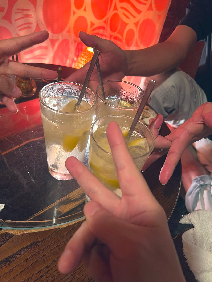 kazuyaao's tweet photo. めちゃくちゃ久しぶりに…
しゅんちゃん、りょーたと呑みに来ました。
蒼-AO-の時代の話しもしたり懐かしい思い出話しも。
時が経ってもこうして集まれることに感謝です👏 https://t.co/SJgkLwMa0C