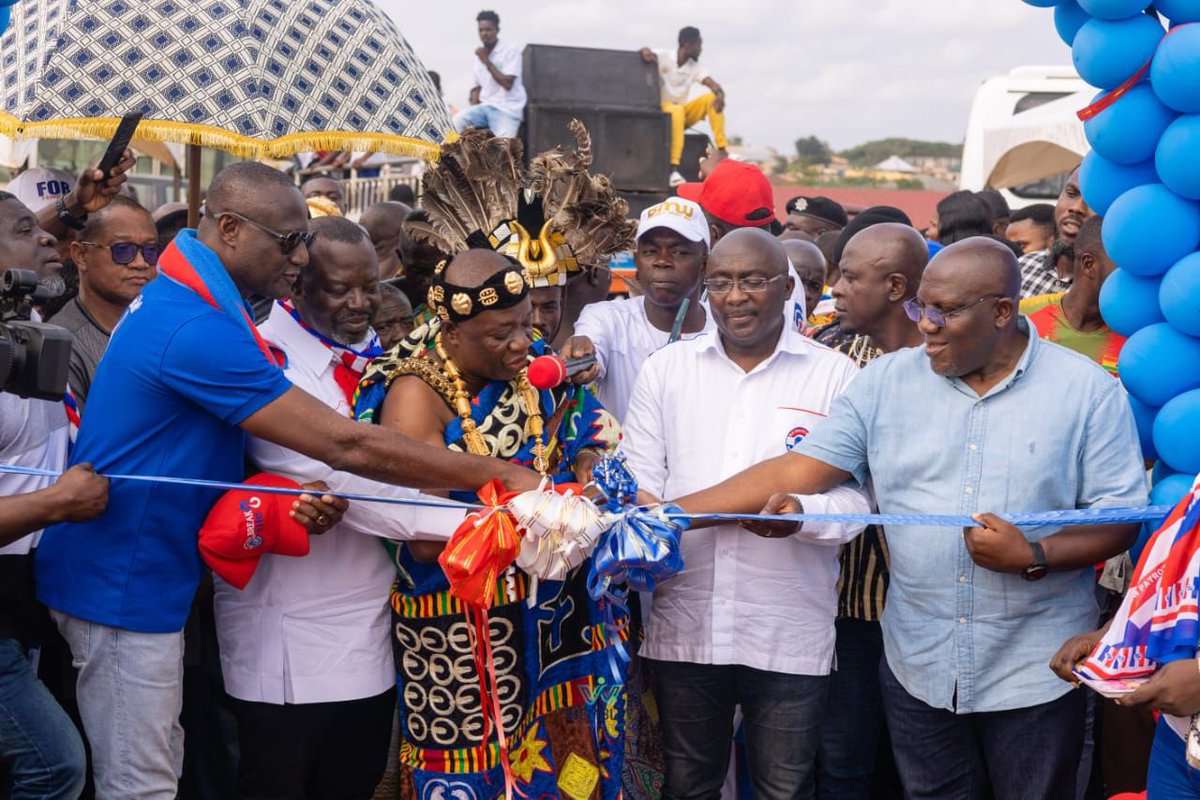 JohnOFrimpong's tweet photo. On 11th August, 2023, I joined the Vice President of the Republic of Ghana, H.E.  Dr. Mahamudu Bawumia to commission the newly constructed Astro turf at New Abirem in my Constituency. https://t.co/5iaRNbbDWi