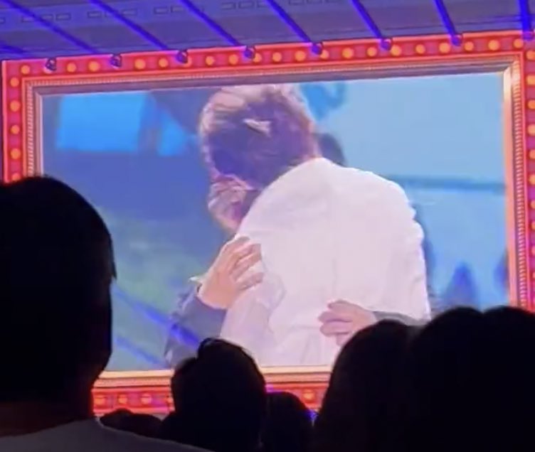 SEUNGM1NE's tweet photo. i really cant explain this to non fans😭😭😭😭 https://t.co/vtUo0Y1wHL