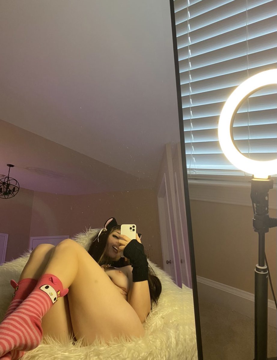 camille_purple's tweet photo. RT si tu veux gagner une vidéo gratuite!🥳

J’envoie du contenu hot aux premiers100RT! Coquineries&amp;chaufferies au Pg!😍🔞 https://t.co/BWOIejb5iR