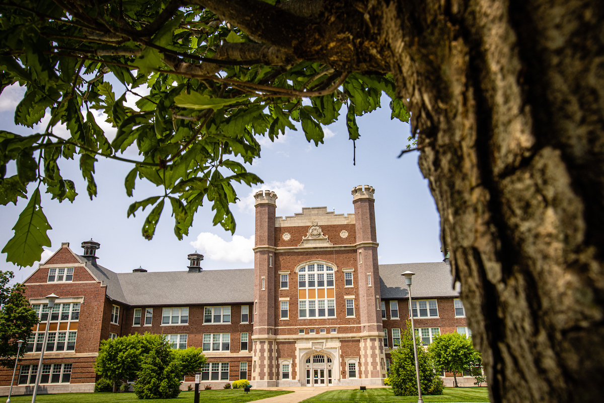NWMOSTATE's tweet photo. Northwest. 🏡 💚 
BIG enough to offer the full college experience, but SMALL enough to feel like home. Not a Bearcat yet? Schedule your Daily Visit to see what all the hype is about. https://t.co/k1aAIN9N42 #VisitNorthwest #OABAAB https://t.co/IWhgPJSsiE
