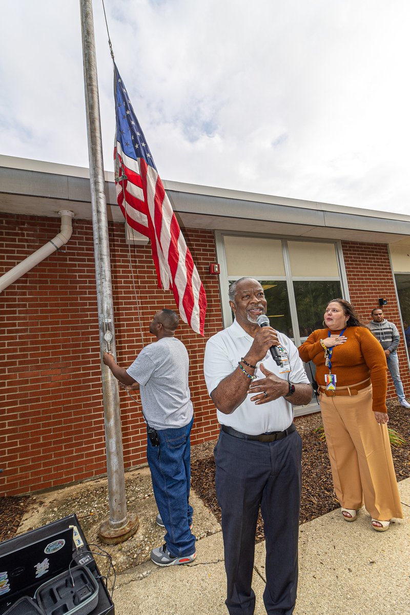 sdu46's tweet photo. To welcome students back with pride and enthusiasm, Laurel Hill Elementary School kicked off the new school year with a flag ceremony, joined by Hanover Park Trustee Herb Porter. #U46FirstDay2023 https://t.co/Y5gaa4HST1