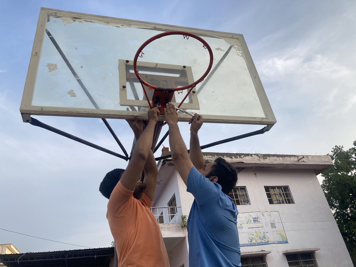 MohitTewat17586's tweet photo. Ye Netaji Subhash Chandra Bose stadium palwal haryan 121102 Ka basketball ground h jha har bar mana karne ke bad bhi yha tent lgaya jata h na to ground ki koi maintenance nhi hoti bas gade kar dete yha har bar  application di jati h par koi nhi sunta light ni https://t.co/A4rdoJhlED