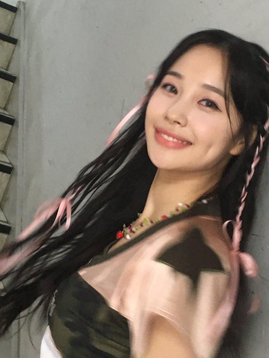 Weeekly (위클리) tweet media