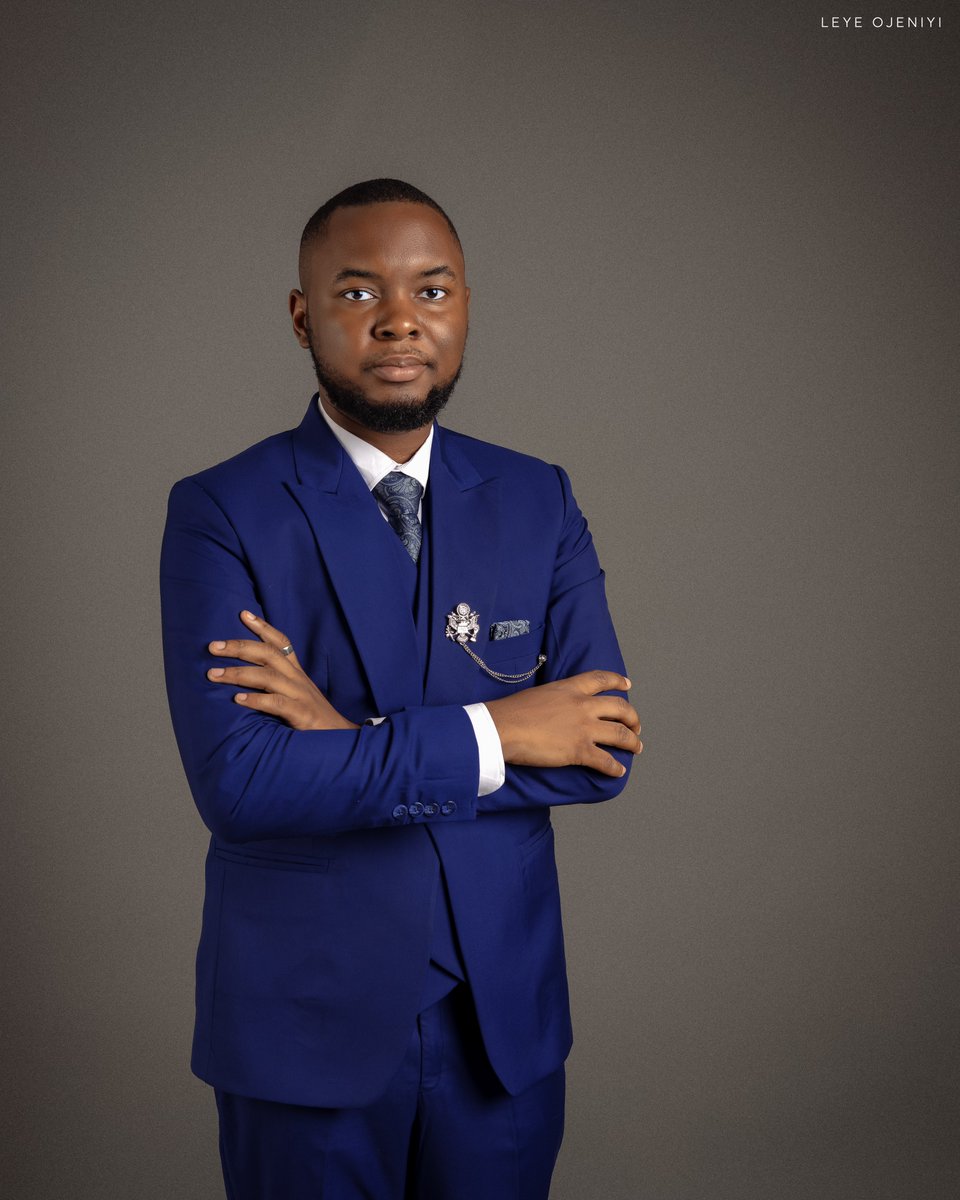 me_wela's tweet photo. Today, I get inducted into the Nigerian Society of Engineers. 
5(read 7) years of sweat, tears and blood. 
Grateful for friends, family, and every meaningful relationship that has been made on this journey. 
BSc Electrical/Electronic Engineering, University of Ibadan📌. https://t.co/svdP99pnD9