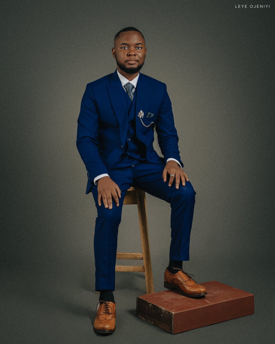 me_wela's tweet photo. Today, I get inducted into the Nigerian Society of Engineers. 
5(read 7) years of sweat, tears and blood. 
Grateful for friends, family, and every meaningful relationship that has been made on this journey. 
BSc Electrical/Electronic Engineering, University of Ibadan📌. https://t.co/svdP99pnD9