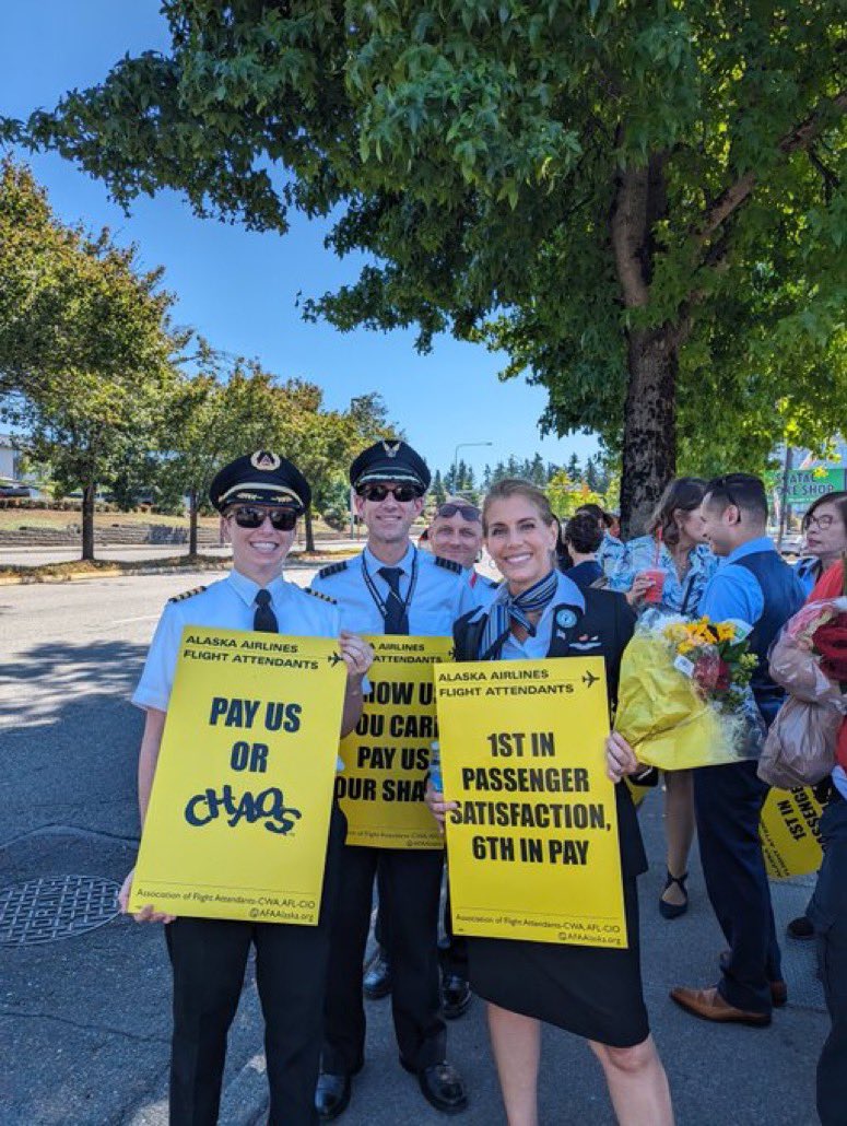 FlyingWithSara's tweet photo. So much solidarity and love in Seattle for our @AFAAlaska Day of Action! Thank you for coming out to support flight attendants @ALPAPilots @MachinistsUnion @iam751 @UniteHereLocal8 @unitehere @speea @ibewlocal77 @IBEW @MLKLabor ✊ #1u #solidaritysummer https://t.co/cE481FWQxV