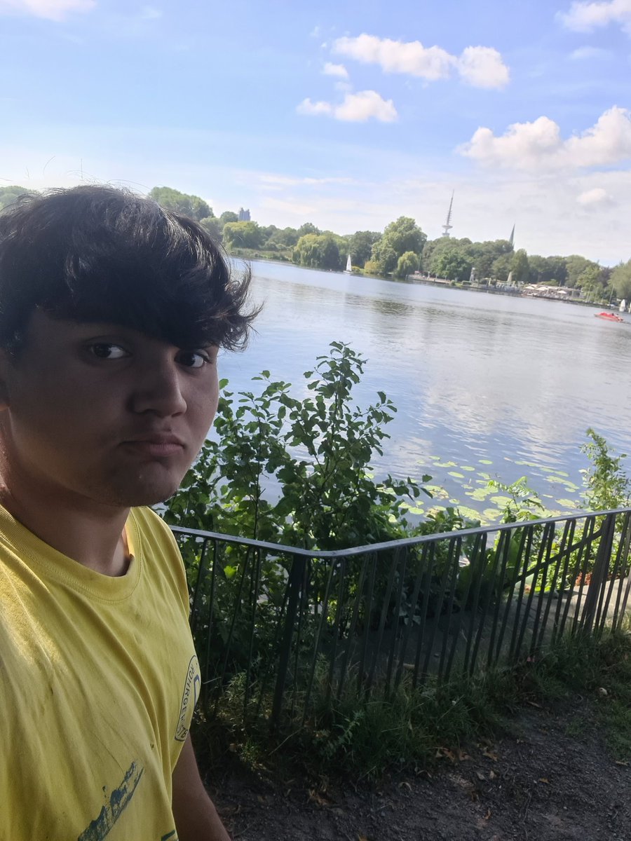 jerre_x's tweet photo. Entspannt an der Alster chillen😁 https://t.co/F4QjmAgvCA