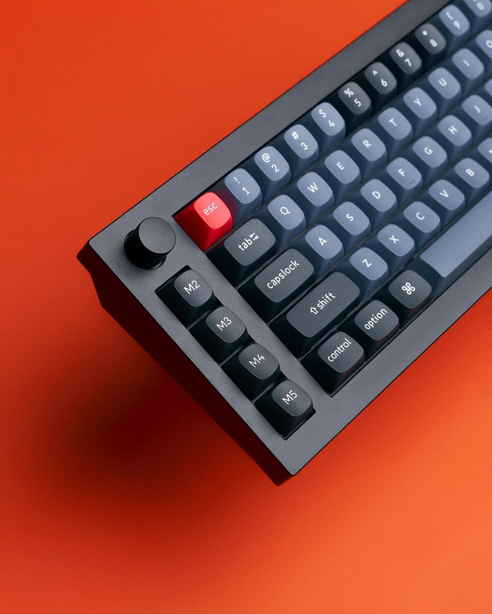 KeychronMK's tweet photo. The #KeychronQ65 is a fully customizable mechanical keyboard with a unique 65% layout. It is based on the traditional 65% layout, but has an extra column of macro keys and a programmable knob.

📸silas.iso

#keychron #mechanicalkeyboard #keychronkeyboard #customkeyboard https://t.co/M2UpDEv9Mr