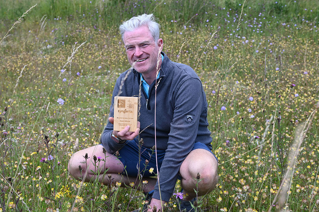 SyngentaTurfUK's tweet image. “I would urge any golf course to get involved with #OperationPollinator and to engage with members to get them involved  ..."

Read about the AMAZING success that has been achieved at @Corhamptongolf and get involved yourself. 

buff.ly/3OpRhpc